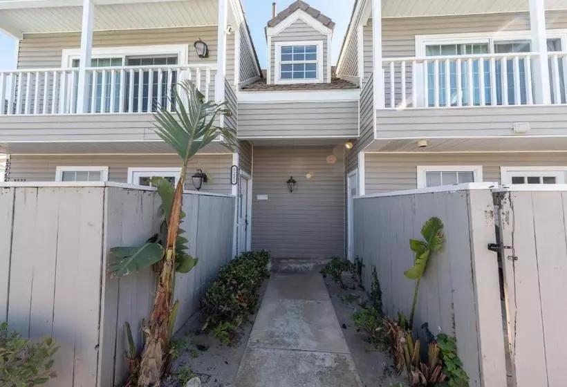 Hotelli Mandalay Shores Resort