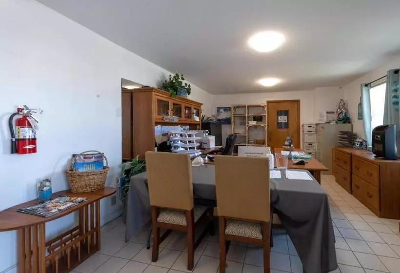 Hotelli Mandalay Shores Resort