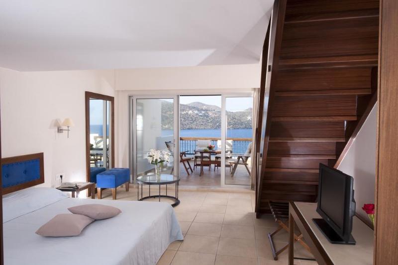 Hotel Mirabello Village