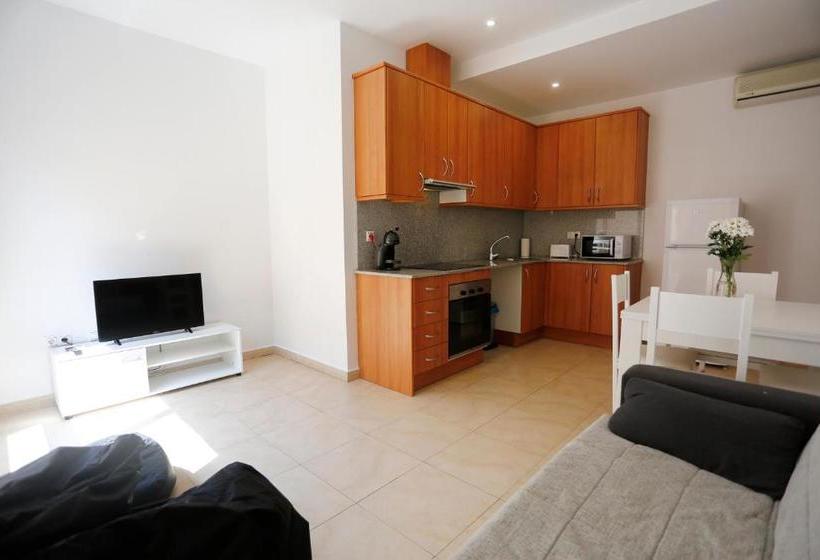 فندق Residencial Claudia