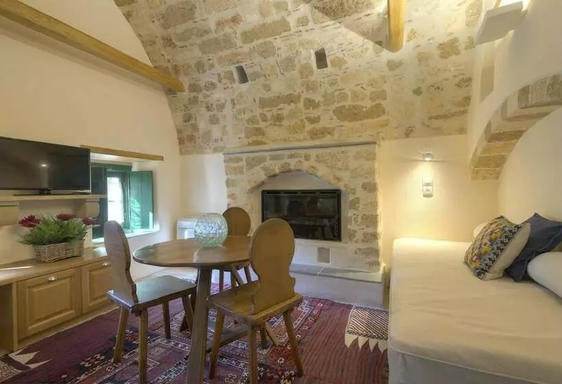 Hotelli Ritsos Guesthouse