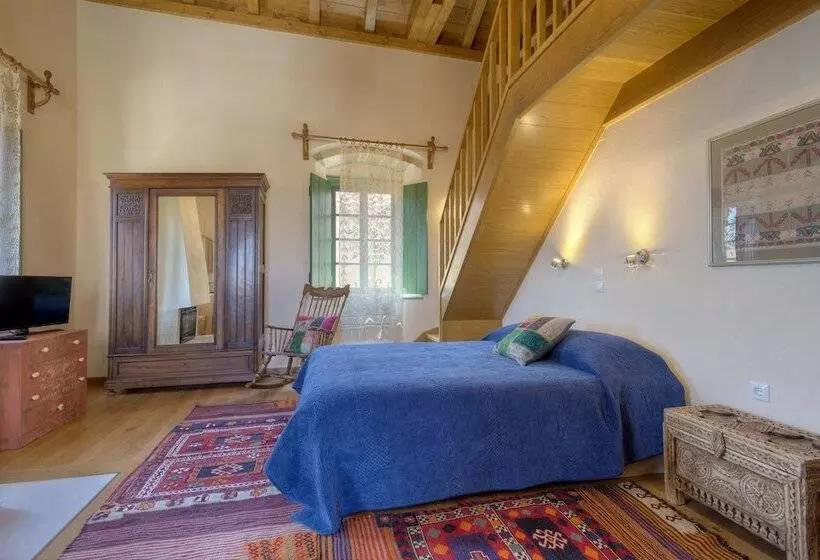 Hotelli Ritsos Guesthouse