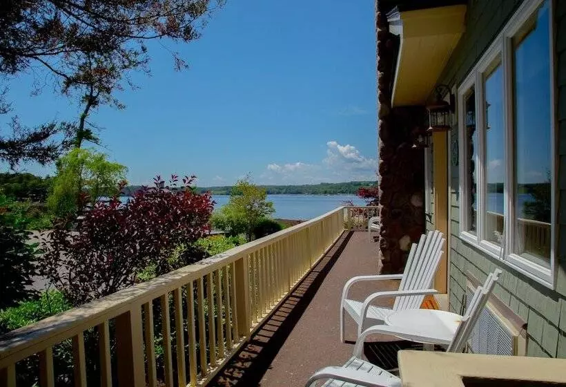 Hotelli Sheepscot Harbour Village Resort