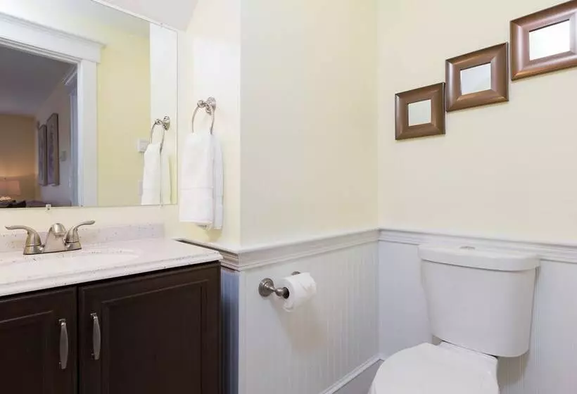 Hotelli Sheepscot Harbour Village Resort