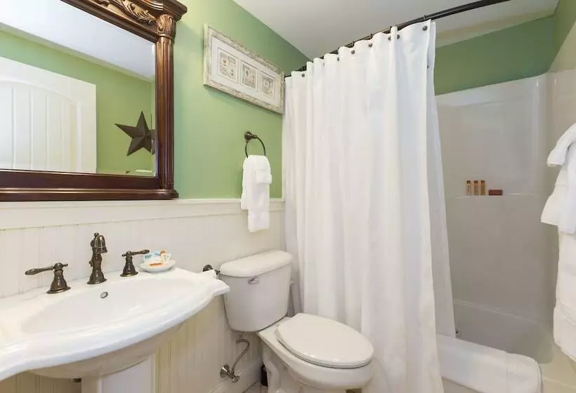 Hotelli Sheepscot Harbour Village Resort