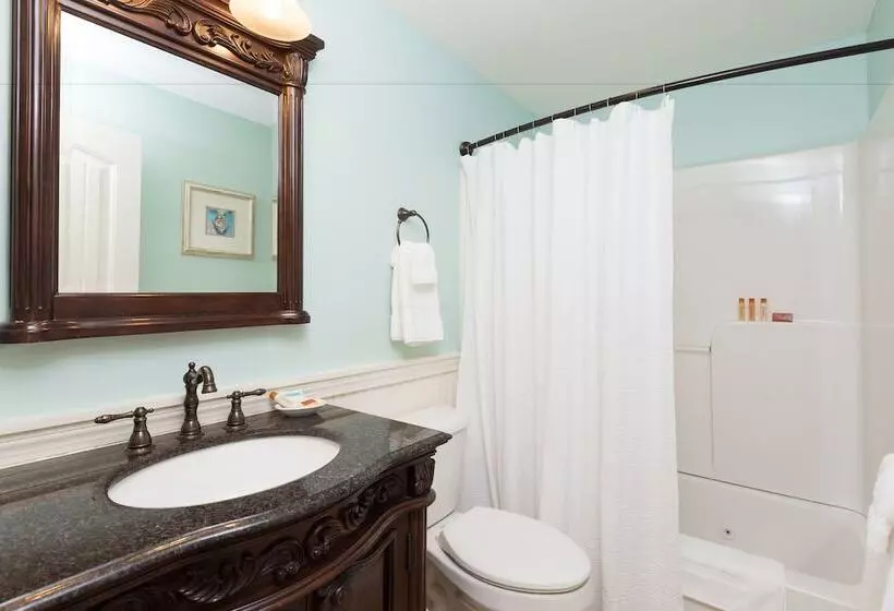 Hotelli Sheepscot Harbour Village Resort