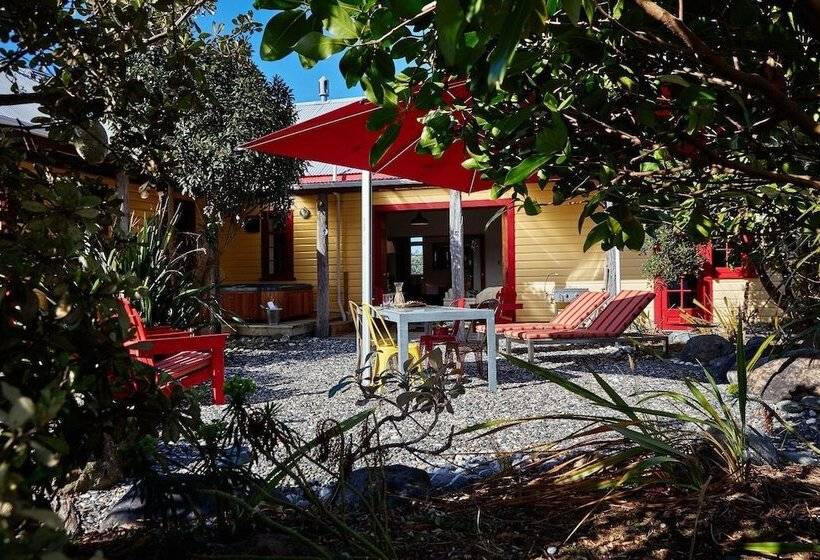 בית מלון כפרי The Factory