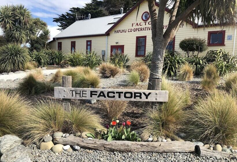 בית מלון כפרי The Factory