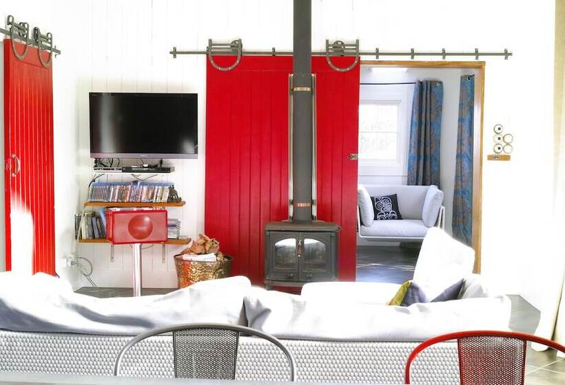 בית מלון כפרי The Factory