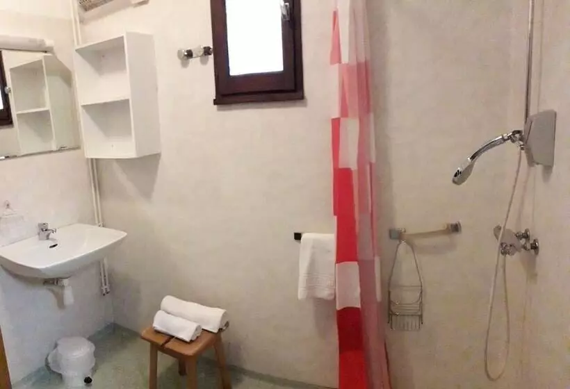 ホテル Vvf Aubrac, Chaudes Aigues