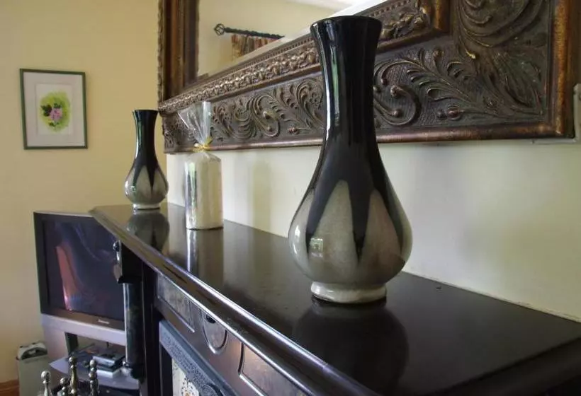 O'sheas Ceol Na Habhann B&b