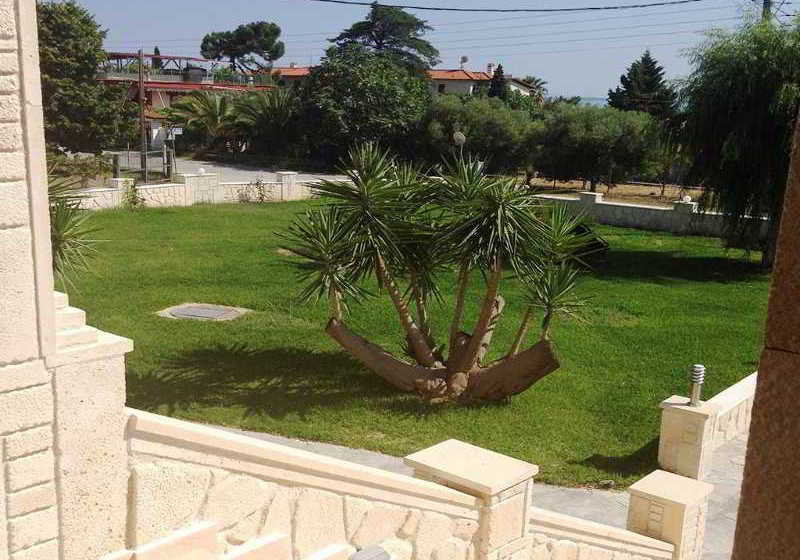 Paradisos Apartments