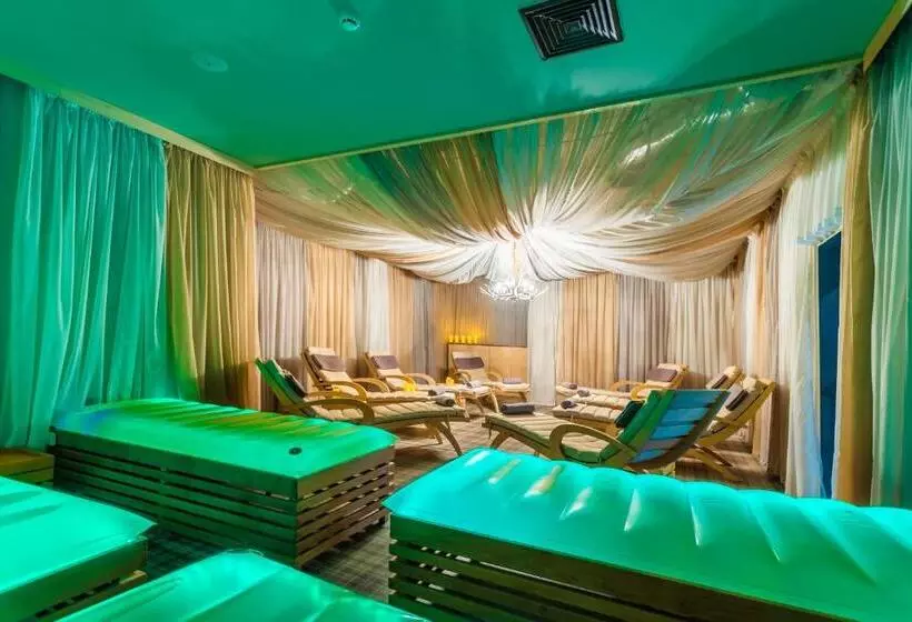 Hotel Arte Spa & Park