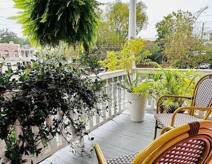 هتل Bijou Boutique Inn
