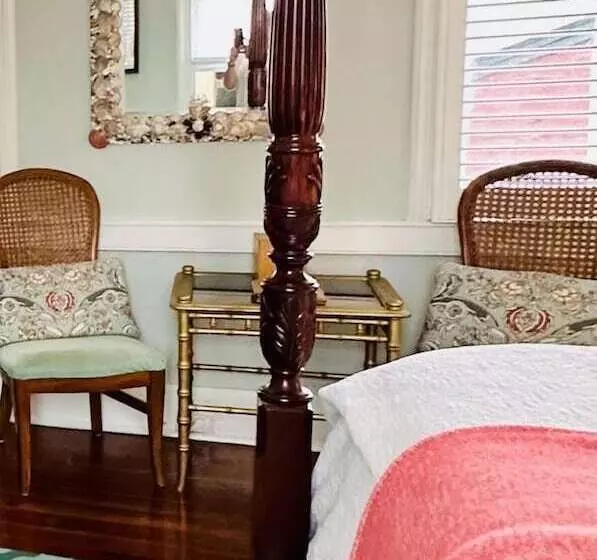 هتل Bijou Boutique Inn