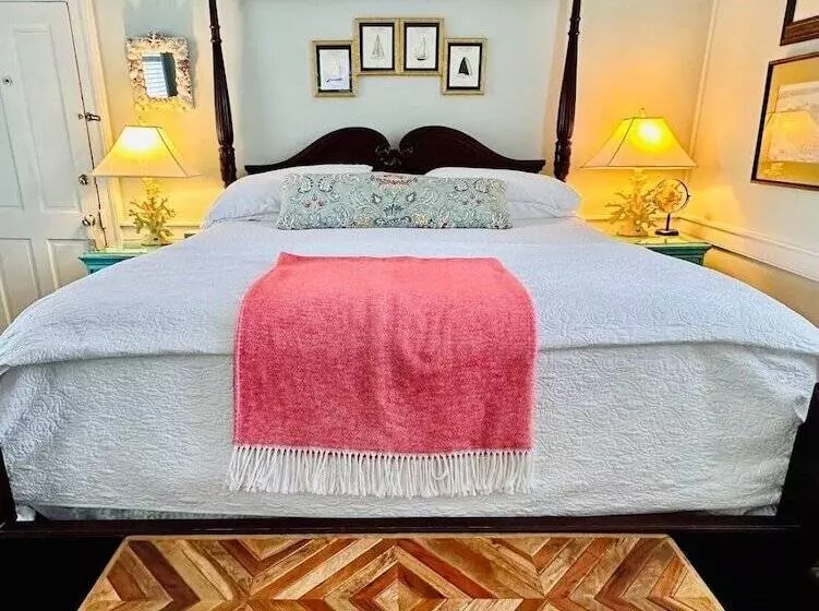 هتل Bijou Boutique Inn