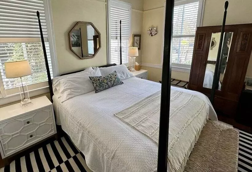 هتل Bijou Boutique Inn