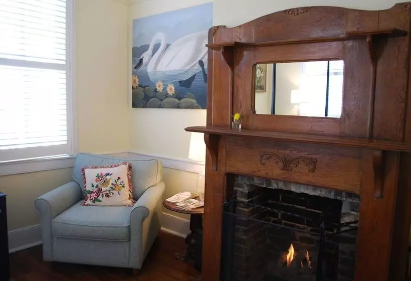 هتل Bijou Boutique Inn