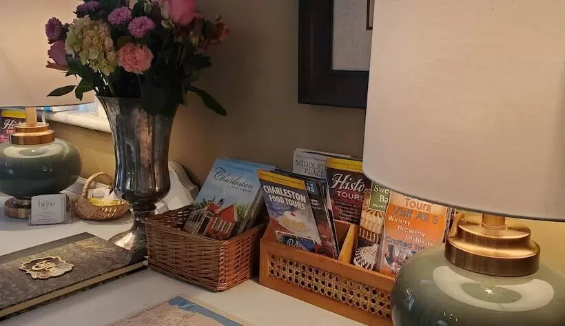 هتل Bijou Boutique Inn