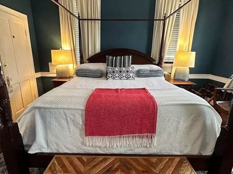 هتل Bijou Boutique Inn