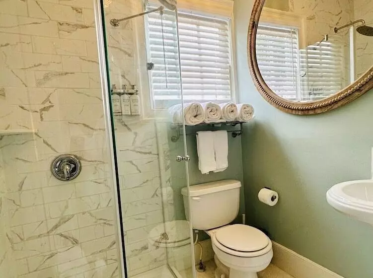 هتل Bijou Boutique Inn