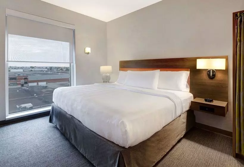 Hotelli Home2 Suites By Hilton Montreal Dorval