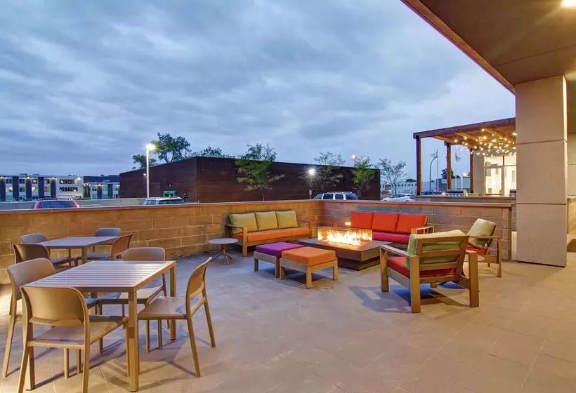 Hotelli Home2 Suites By Hilton Montreal Dorval