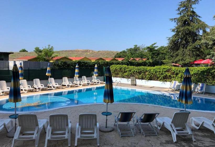 בית מלון כפרי Kristal Beach