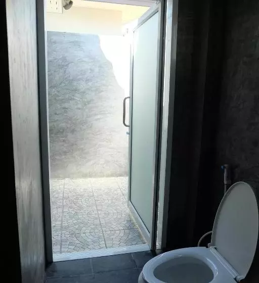 Hotelli Maikhao Beach Guest House