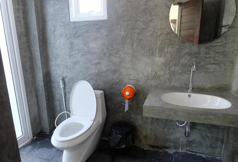 בית מלון כפרי Maikhao Beach Guest House