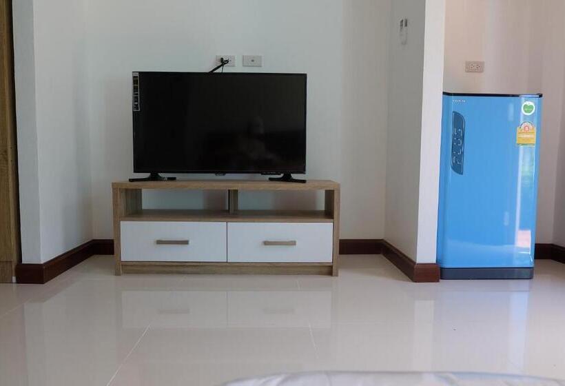 בית מלון כפרי Maikhao Beach Guest House