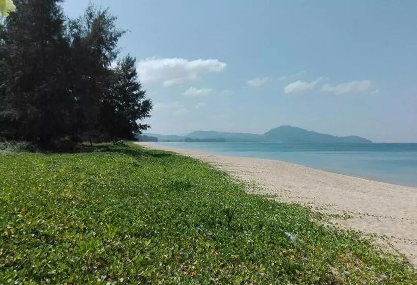 Hotelli Maikhao Beach Guest House