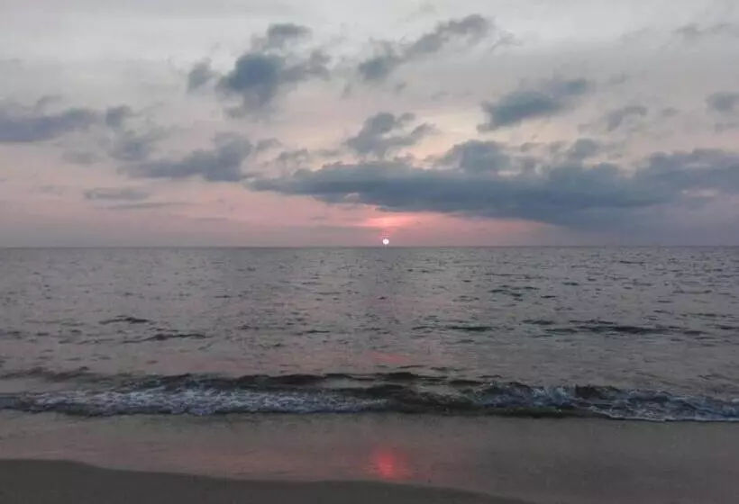 Hotelli Maikhao Beach Guest House