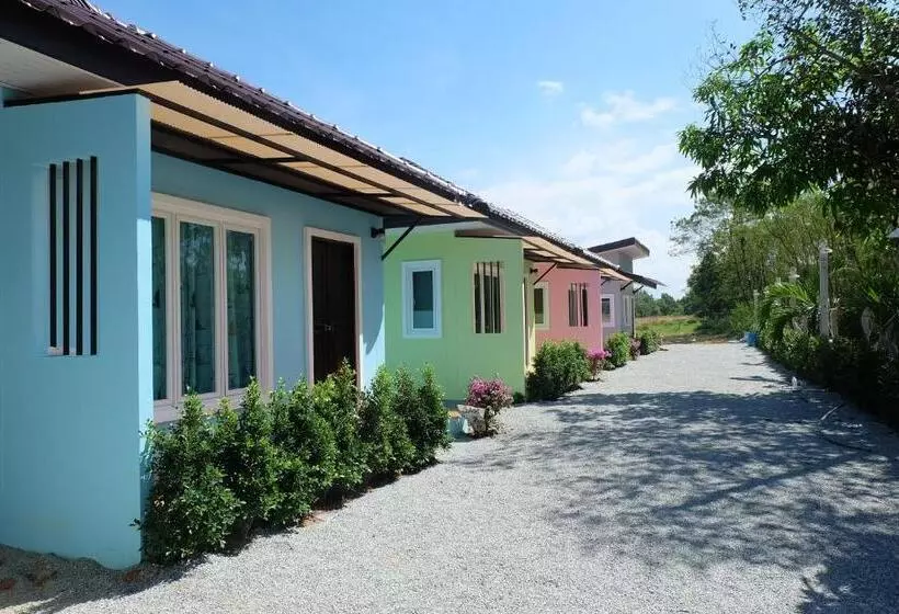 Hotelli Maikhao Beach Guest House