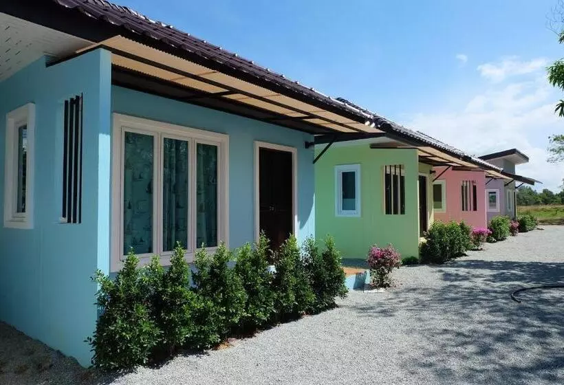 Hotelli Maikhao Beach Guest House