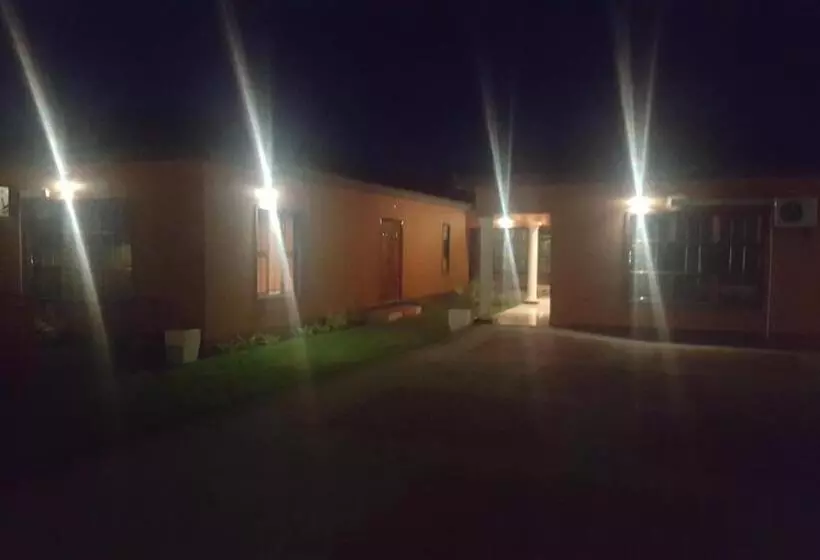 هتل Mathlyn Guest House