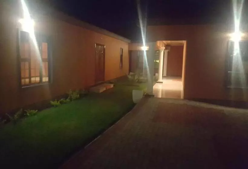 هتل Mathlyn Guest House