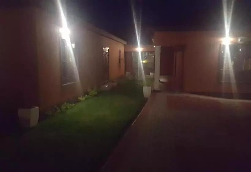 هتل Mathlyn Guest House