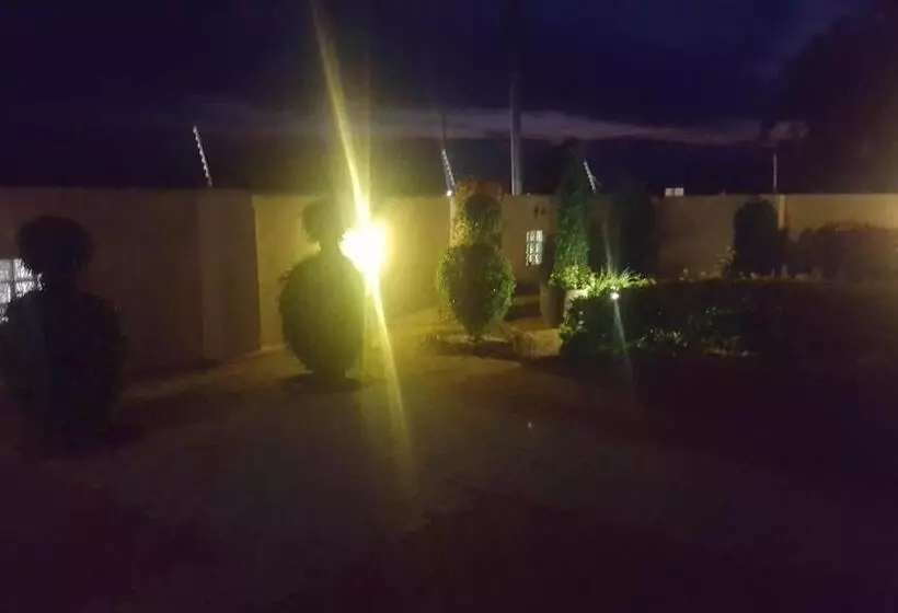 هتل Mathlyn Guest House