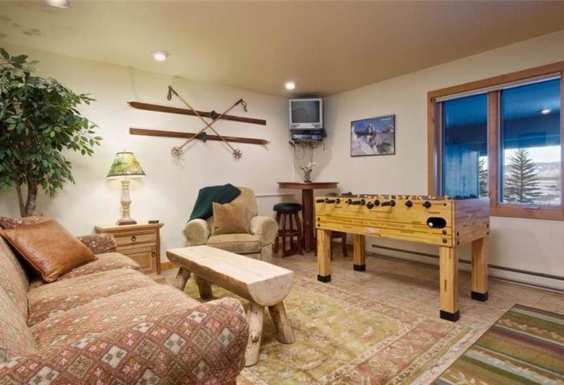 בית מלון כפרי Snow Ridge Condominiums