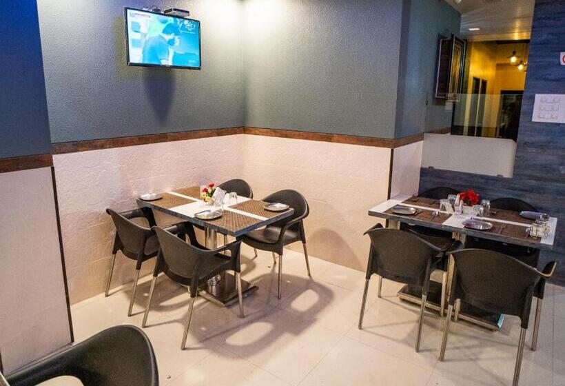 Отель Mari Aai Residency