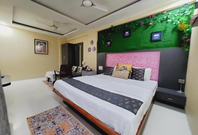 Отель Mari Aai Residency