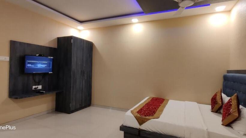 Отель Mari Aai Residency