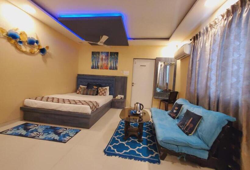 Отель Mari Aai Residency