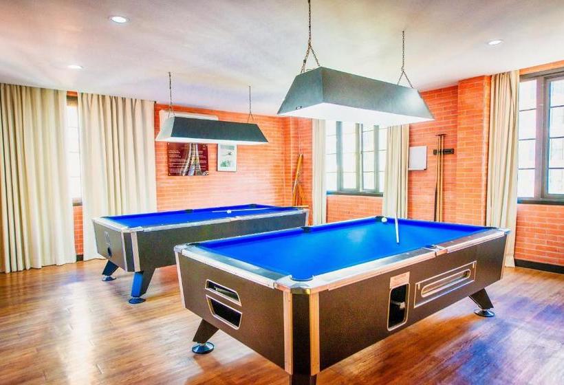 בית מלון כפרי Venetian Resort Jomtien