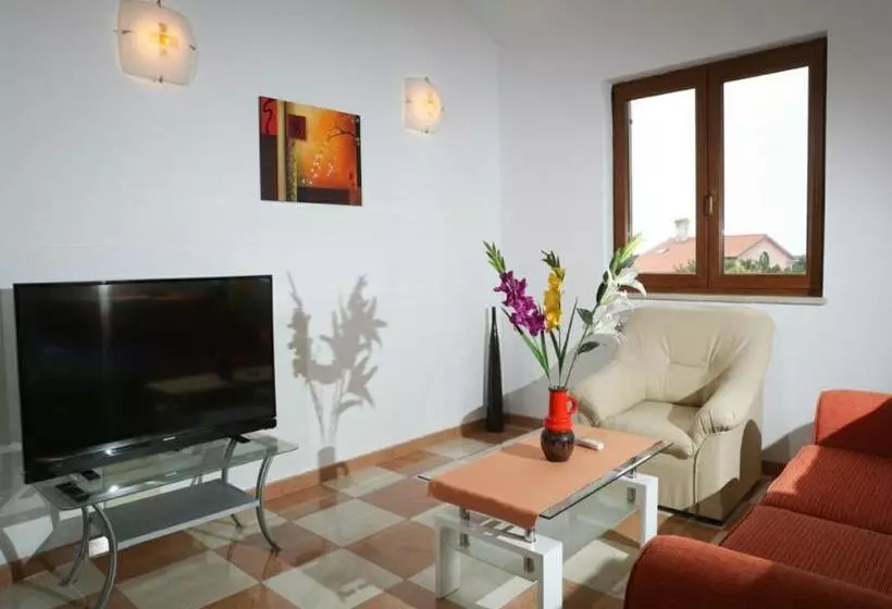 هتل Apartments Sveto