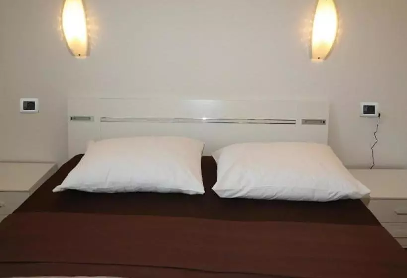 هتل Apartments Sveto