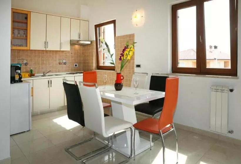 هتل Apartments Sveto