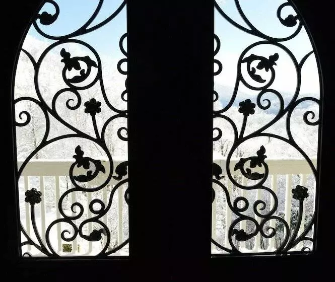 Hotelli Bald Mountain House Inn At The Wolf Laurel Resort