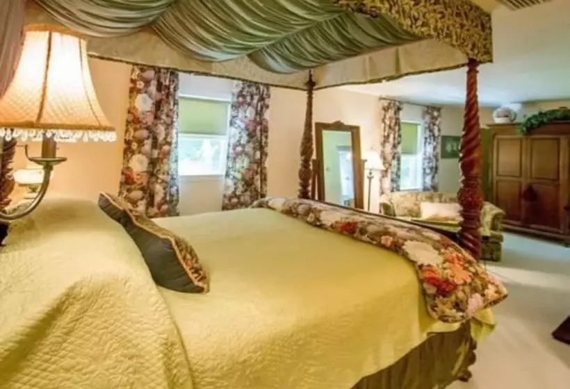 Hotelli Bald Mountain House Inn At The Wolf Laurel Resort